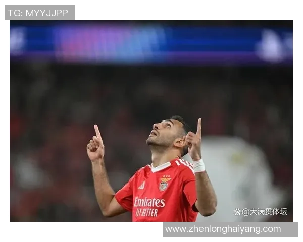 友谊赛精彩回顾：那不勒斯逆转AC米兰帽子戏法引发争议判罚热议