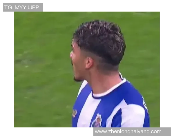 世界杯精彩对决巴萨与波尔图战成平局乌龙球成比赛焦点