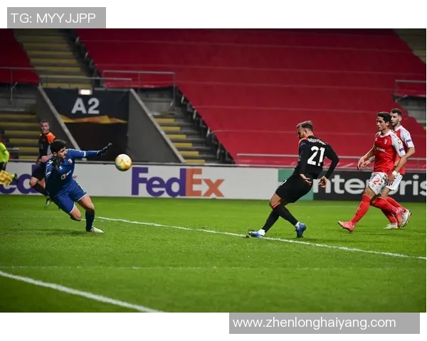 里昂逆袭马竞1-0胜利引发争议判罚全场沸腾