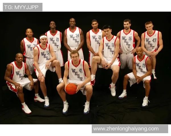 姚明与斯特恩亲密合影展现篮球巨星之间的深厚友谊与合作精神