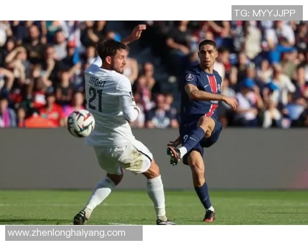 友谊赛精彩对决巴黎圣日耳曼与波尔图战成平局红牌事件引发热议 友谊赛精彩对决巴黎圣日耳曼与波尔图战成平局红牌事件引发热议