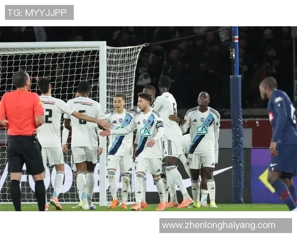 德甲精彩对决巴黎圣日耳曼3-0战胜那不勒斯帽子戏法引发全场狂欢