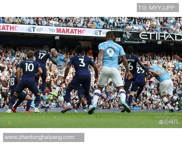 中超精彩对决曼城与里昂战成平局神奇扑救引发全场热烈反响