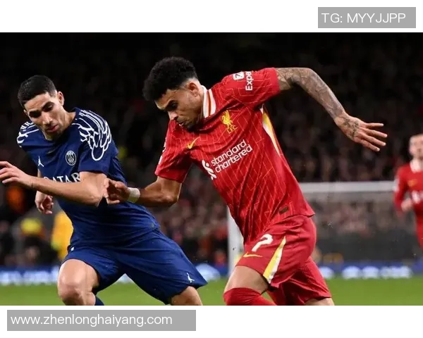 中超激战:里昂与利物浦战平后点球大战引发全场狂欢 中超激战:里昂与利物浦战平后点球大战引发全场狂欢